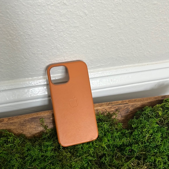 Apple Other - Apple MagSafe Leather Case - iPhone 13 mini